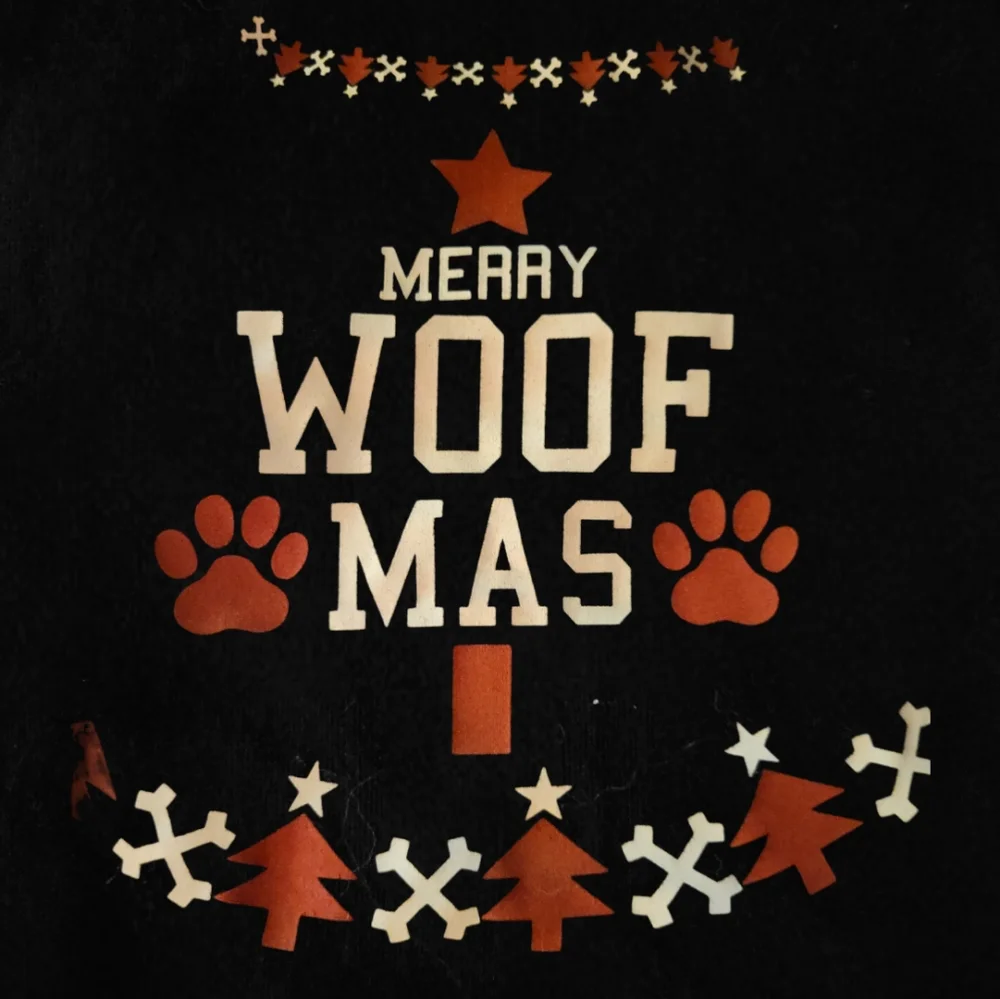 Vtg City Strats Christmas Dog T-Shirt Merry Woof Mas Cross Bones Trees Stars (S)